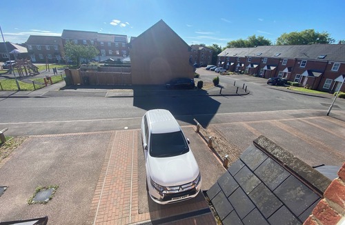 Oakham House | Location, Parking, Amenities, Playground: The Full House, 5 minutes from Station