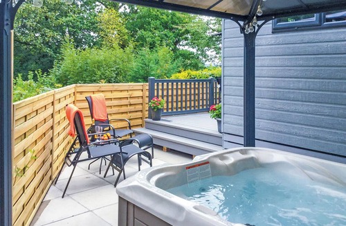 Low Newton Ski Chalet | Lodge with one double with TV.