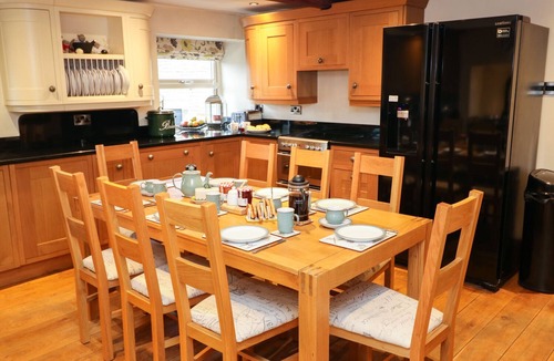 Hepworth Cottage | LONG ING FARM, pet friendly, with hot tub in Hade Edge, Yorkshire