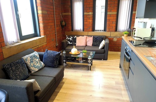 Bradford Apartment | Longstay Family & Contractor, Wi-fi, Discounts