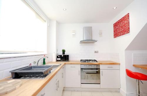 Middleton House | Love Deluxe Queen Bedroom Manchester