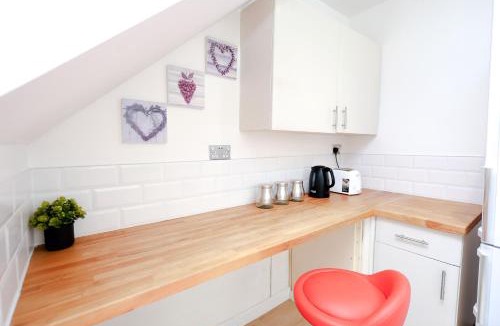 Middleton House | Love Deluxe Queen Bedroom Manchester
