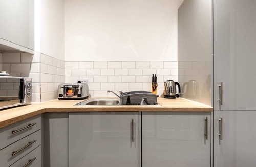 Rotherham Apartment | Lovely 1 Bed Central Rotherham Apartment