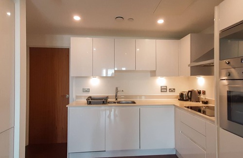 Canary Wharf Apartment | Lovely 2-Bed/2-Bath Apartment in Lincoln Plaza