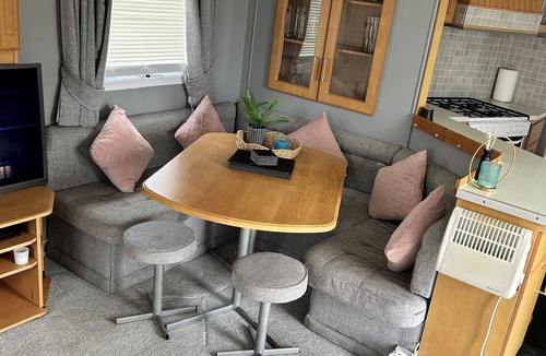 Winestead House | Lovely 8 berth caravan at Sand le Mere Holiday Park, Yorkshire ref 71026J