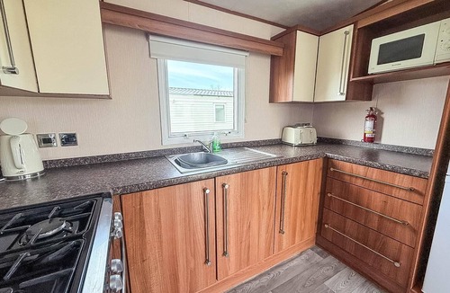 Louth House | Lovely 8 berth caravan at Sunnydale in Lincolnshire ref 35239S
