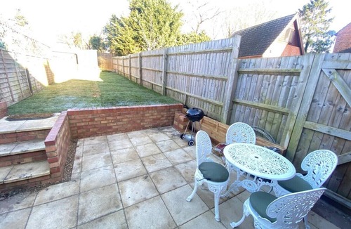 Milton Keynes House | Lovely Home, Great Location & Superb Value!