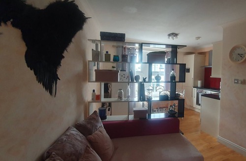 Childs Hill Apartment | Lovely Quiet Flat on Finchley Road
