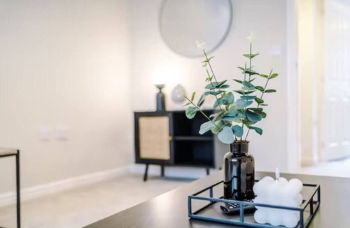 Bury House | Lovely three bed home Manchester