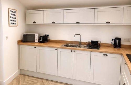Ainley Top House | Lux House 2BR - Sleeps 6 - Free Parking - Huddersfield