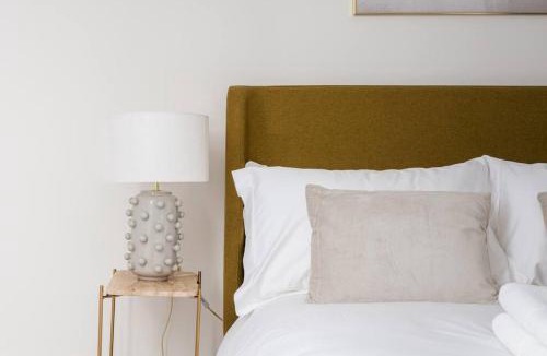 Rothbury Apartment | Luxe Design - Chic Cottage - Heart of Rothbury