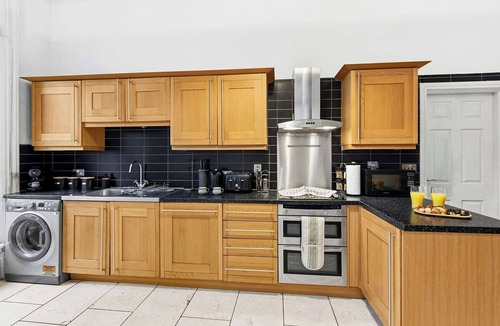 Sefton Park Apartment | Luxe Victorian Spacious Home - Parking - 3 Beds