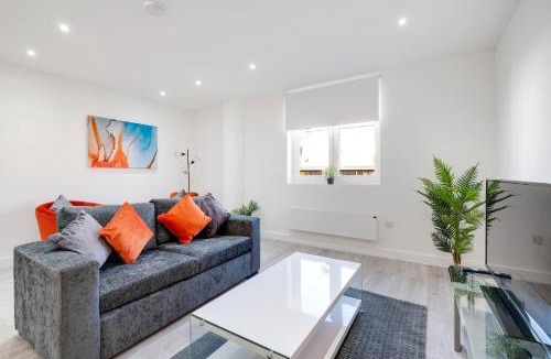 Corby Apartment | Luxurious 1 Bed Serviced Apartment with Wi-Fi