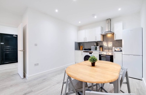Corby Apartment | Luxurious 1 Bed Serviced Apt. 01 with Wi-Fi