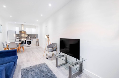 Corby Apartment | Luxurious 1 Bed Serviced Apt. 02 with Wi-Fi