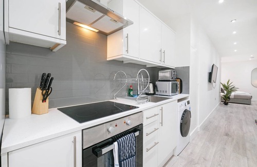 Corby Apartment | Luxurious 1 Bed Serviced Apt. 04 with Wi-Fi