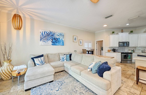 Golden Glades - The Woods House | Luxurious & Spacious 5/3 Tropical Pool Home- Close to Beach and 2 miles to Mayo!