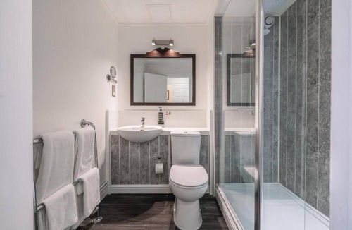 Ipswich Hotel | Luxurious Stay w/Indoor Pool & Relaxing Wellness Amenities, Breakfast Included