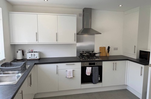 Offerton House | Luxurious Stockport Retreat - 4 Bedrooms