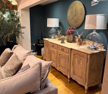 Belton House | Luxury 2 Bed Mitton Barn