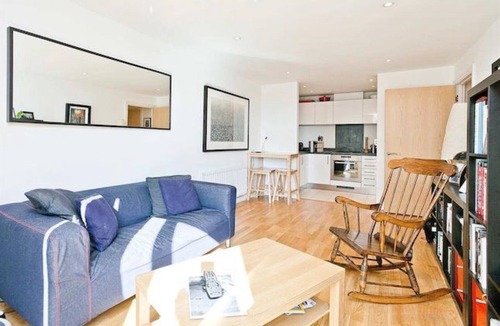 Nine Elms Apartment | Luxury apartment with gym and concierge