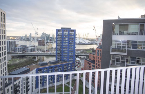 Canning Town South Apartment | Luxury central London apartment