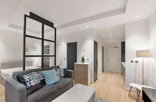 Canning Town South Apartment | Luxury central London apartment