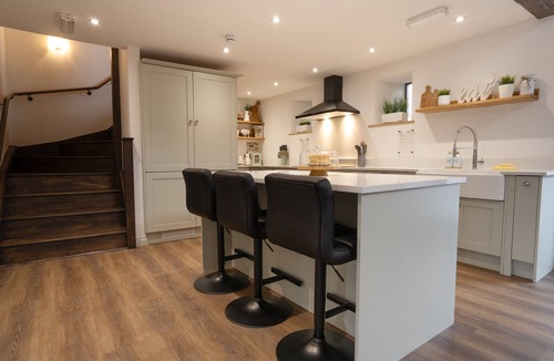 Litton House | Luxury farm cottage in the beautiful Peak District