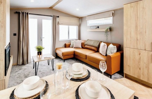 Potterhanworth Ski Chalet | Luxury Leisure Lodge Hot Tub