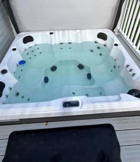 Tattershall Other | Luxury mini lodge with hot tub and decking at Tattershall Lakes