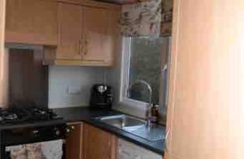 York Cabin | Luxury Moorhen Lodge & Hot Tub. 3 miles from York city centre! The best of both!
