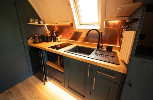 Kilnwick Cabin | Luxury Rural Cabin with Wood Fired Hot Tub