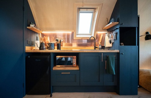 Todmorden Cabin | Luxury Rural Cabin with Wood Fired Hot Tub