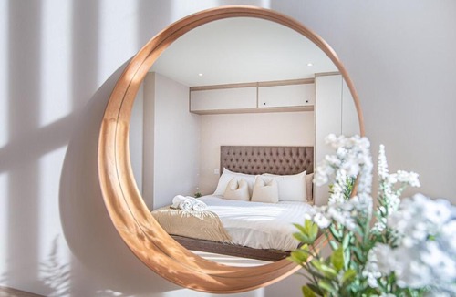 Leeds City Center Apartment | Luxury-Style 2BR - Heart of Leeds Centre - Sleeps 5