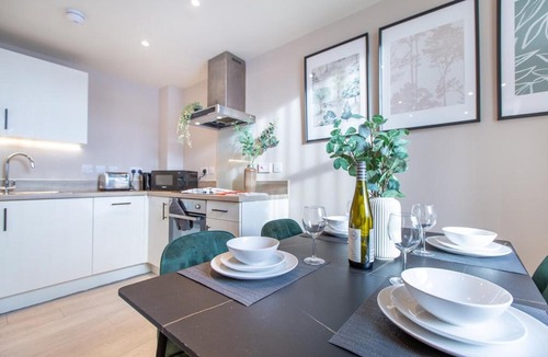 Leeds City Center Apartment | Luxury-Style 2BR - Heart of Leeds Centre - Sleeps 5