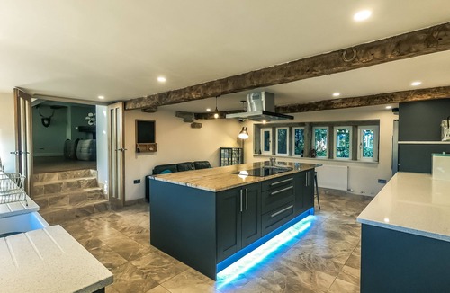 Saddleworth Other | Luxury traditional stone farmhouse, stunning views