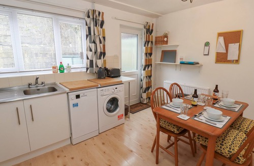 Wadsworth House | LYNTON HOUSE, family friendly, with a garden in Hebden Bridge