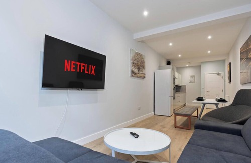 Nottingham City Centre Apartment | Maddie`s Central Stay