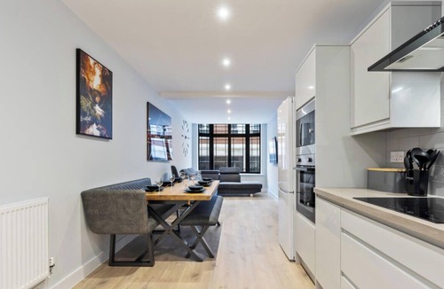 Nottingham City Centre Apartment | Maisie`s Central Stay
