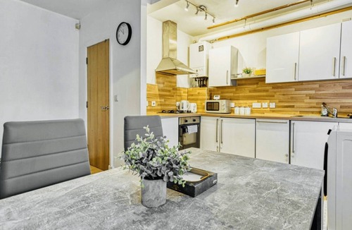 Rusholme Apartment | Manchester| 2 BDR | Professionals | Save Up to 40%
