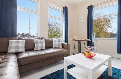 Chorlton-cum-Hardy House | Manchester | Free Parking | 3 Bedrooms | Contractor Stays | 365 Short Lets
