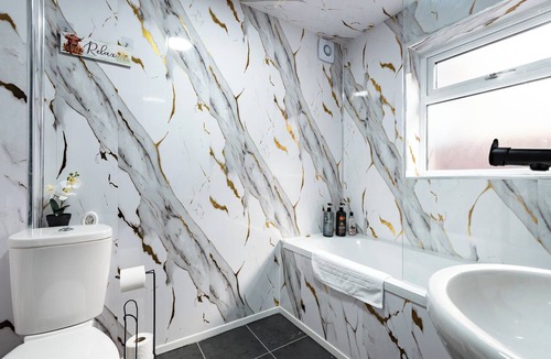 Hull House | Marvelous 4-bedroom house in Kingston upon Hull perfect for families