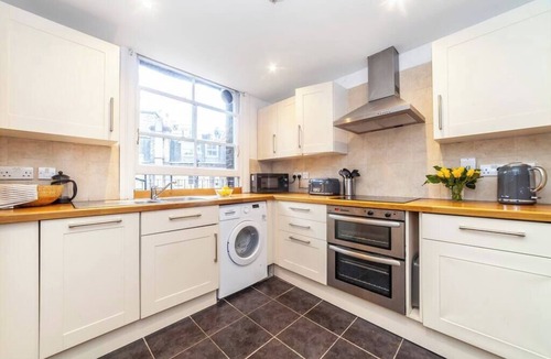 Mayfair Apartment | Mayfair Gem, close to all major attractions.