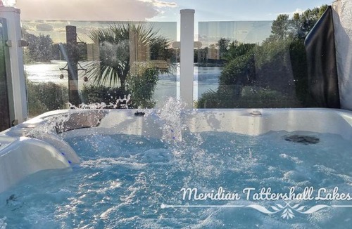 Tattershall Other | Meridian Tattershall Lakes Escape - Lakeside lodge caravan with the fishing peg LUXURY HOT TUB
