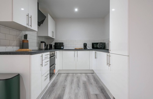 Hull Old Town Apartment | Middleton Chambers by Guestz