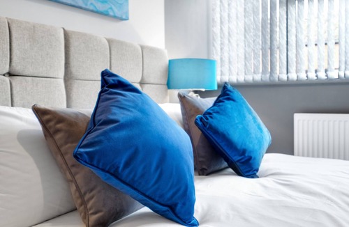 Milton Keynes Apartment | Milton Keynes Infra Mews Apt 06 + Parking by 360Midlands - Serviced Apartment