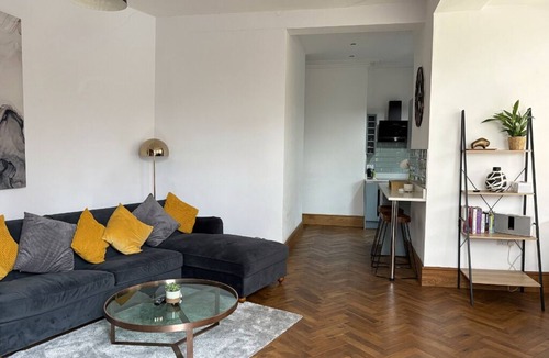 Chapel Allerton Apartment | Modern 1-Bed Apartment in Chapel Allerton – Great for Longer Stays & Remote Work