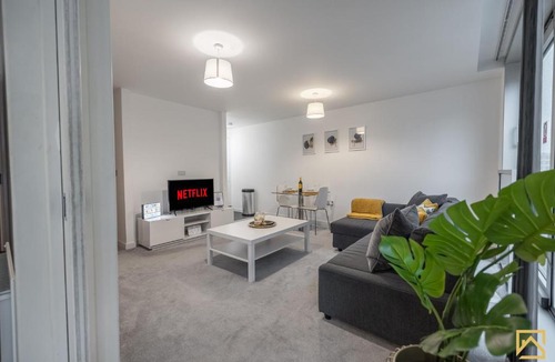 Central Milton Keynes Apartment | Modern 1 bed in central MK, Free Parking, Smart TV, Manhattan House By Valore Property Services