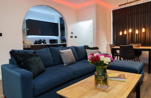 Harehills House | Modern 2 bedroom house -near Leeds