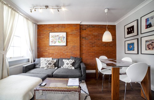 Redcliffe Apartment | Modern 2BR Apt, Chancery Lane